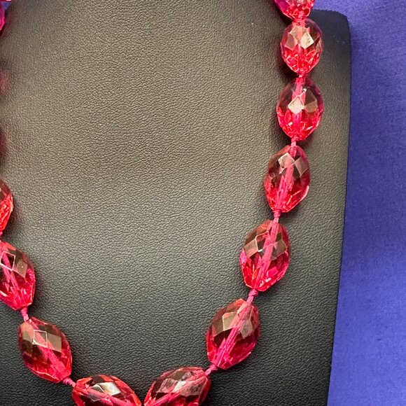Sparkly Red Faceted Hand-Knotted Glass Bead Necklace – Christmas Accessory - Picture 3 of 13